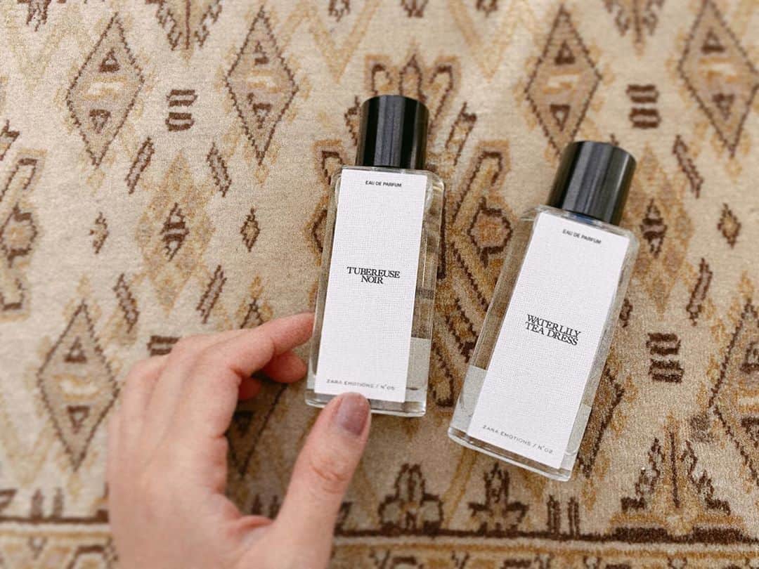 近藤千尋のインスタグラム：「ZARAから発売される、 JO MALONEのコラボ香水❤️🥺 The Zara Emotions Collection by Jo LOVES 8種類のフレグランスセットの中の、お気に入りの2種類はこちら😍💕 インスタで匂いが伝わればいいのに😞笑  @zara  @jolovesofficial  #zaraemotions」