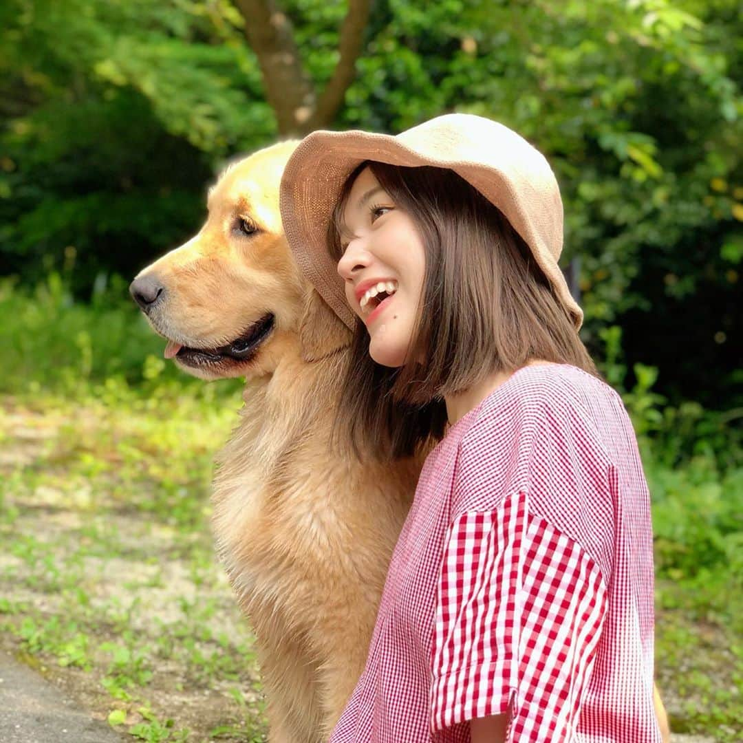 今田美奈さんのインスタグラム写真 - (今田美奈Instagram)「夏もすぐそこ…🌻 夏は毎年この麦わら帽子👒♡ . .  #自然#夏#夏コーデ #ゴールデンレトリバー#ゴールデンレトリバーのいる生活#ゴールデンレトリバーのいる暮らし#犬のいる暮らし#犬のいる生活#日常#レトリバー#retriever #goldenretriever#dog#dogstagram#doglover#doglife#dogs#summer#일상#강아지#강아지그램#골든리트리버#여름#여름코디#데일리#데일리#오오티디」5月26日 21時32分 - _minaimd.j_