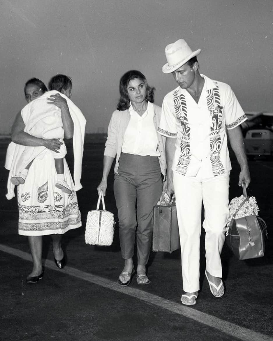 Meganさんのインスタグラム写真 - (MeganInstagram)「Brando arriving in Tetiaroa, Tahiti 🐚#marlonbrando #tetiaroa #tahiti #islandlife」5月26日 21時55分 - zanzan_domus