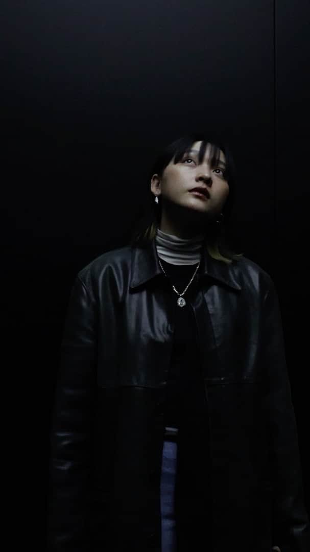 ハンナ・チャンのインスタグラム：「3 years later in Tokyo with @topazy 🖤 #EOS1DXMarkIII  #CanonHK @canonhongkong」