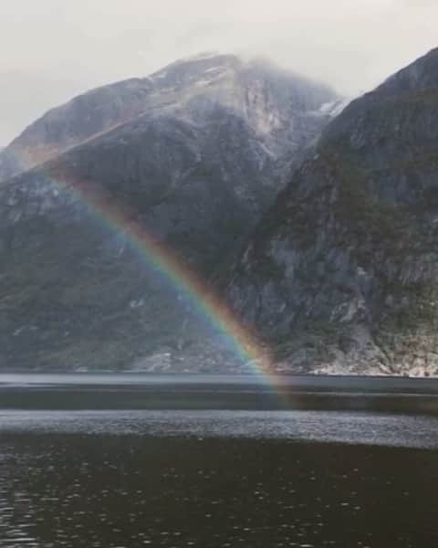 Putri Anindyaのインスタグラム：「the north sea adventure // a simple montage taken with my phone. It felt like a dream, cruising through the new places with @vikingcruises that time. These montages of moments made me feel blessed and longing for new journey ahead. Well, i don’t mind to wait :) ⁣ ⁣ Oh, a question, can you name which cities and town in this video? 🤔 song by José González - Stay Alive」
