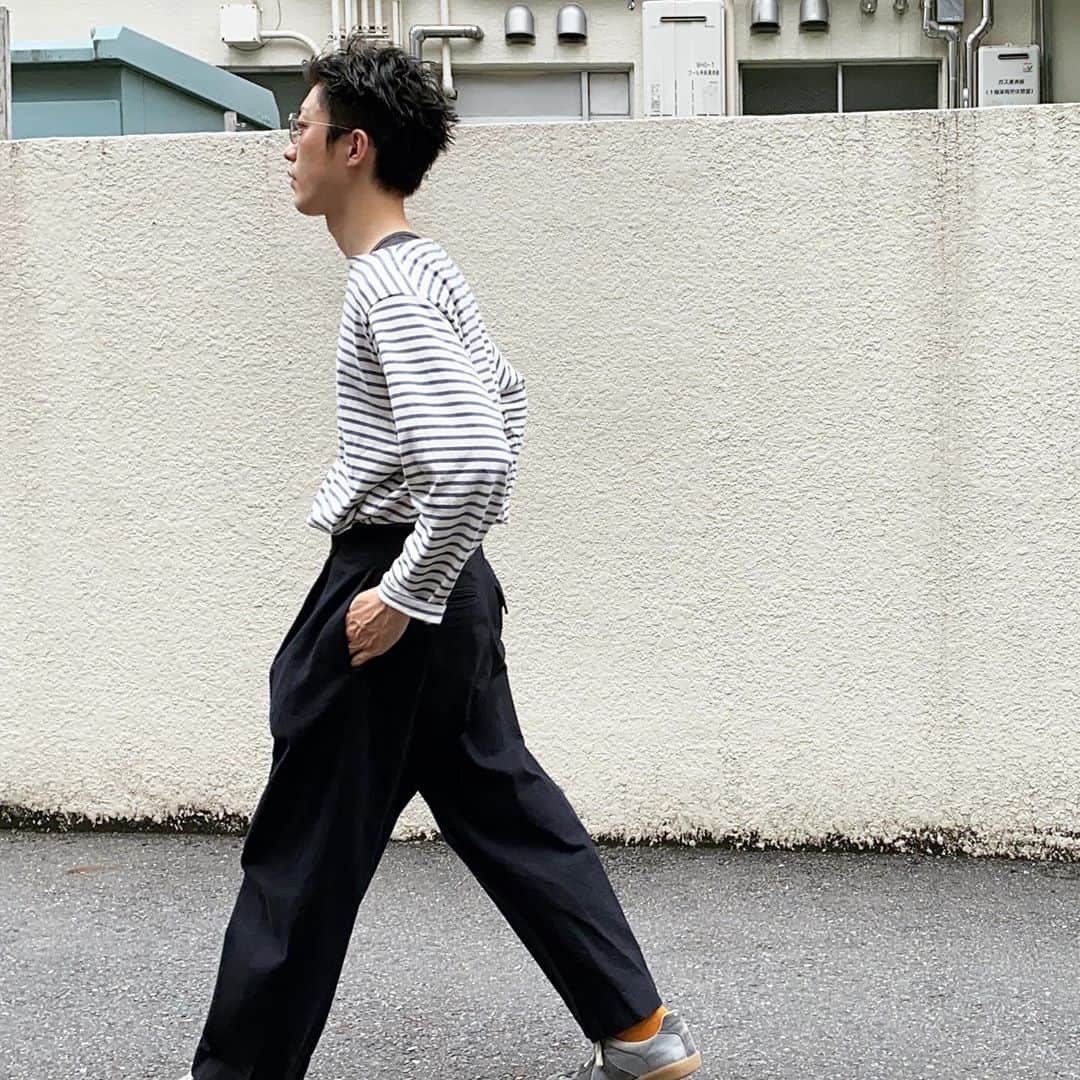 並木一樹さんのインスタグラム写真 - (並木一樹Instagram)「夏に向けてサッパリ男らしくベリーショートにcut🌿 髪切って気分もサッパリ最高です♪ ___________________________________________ コモリのボーダーをニコルソンのパンツにタックインして上品に♪  tops:COMOLI pants:  @studionicholson  shoes:  @maisonmargiela  ___________________________________________  #COMOLI#AURALEE#オーラリー#30代ファッション #ファッションコーデ  #ファッションスナップ#ootd」5月26日 22時26分 - casi_namiki