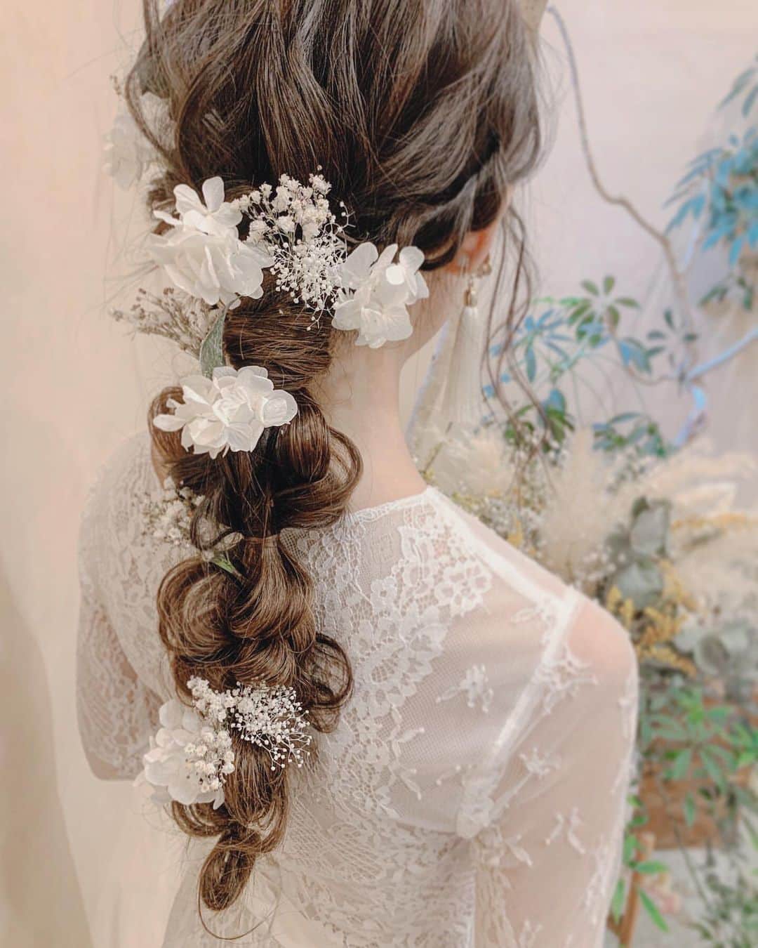 Choole 業界初 オンライン結婚式準備サービスさんのインスタグラム写真 Choole 業界初 オンライン結婚式準備サービスinstagram ブライダルヘア 真っ白なヘッドパーツ特集 花嫁さんにぴったりな白モチーフのヘッドパーツを使ったブライダルヘア フラワーや