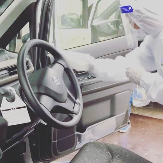 タマルのインスタグラム：「弊社ではお預り車両、代車、事務所内等の消毒作業を徹底して行っております。 まだまだ油断できない世の中ですが、 みんなで乗り切りましょう！  #TAMARU#tamaru #鈑金塗装#車検#車両販売 #コロナ対策#消毒作業 #安心安全  関わる全ての人々の笑顔の為に.」