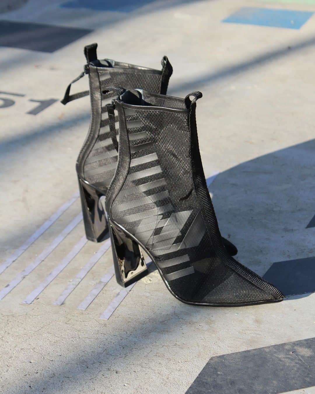 ユナイテッドヌードさんのインスタグラム写真 - (ユナイテッドヌードInstagram)「The MOLTEN CALLI //// This ankle boot is in an experimental with materials, with a mesh and heat pressed upper held up with a metallic chrome heel.」5月27日 8時30分 - unitednude
