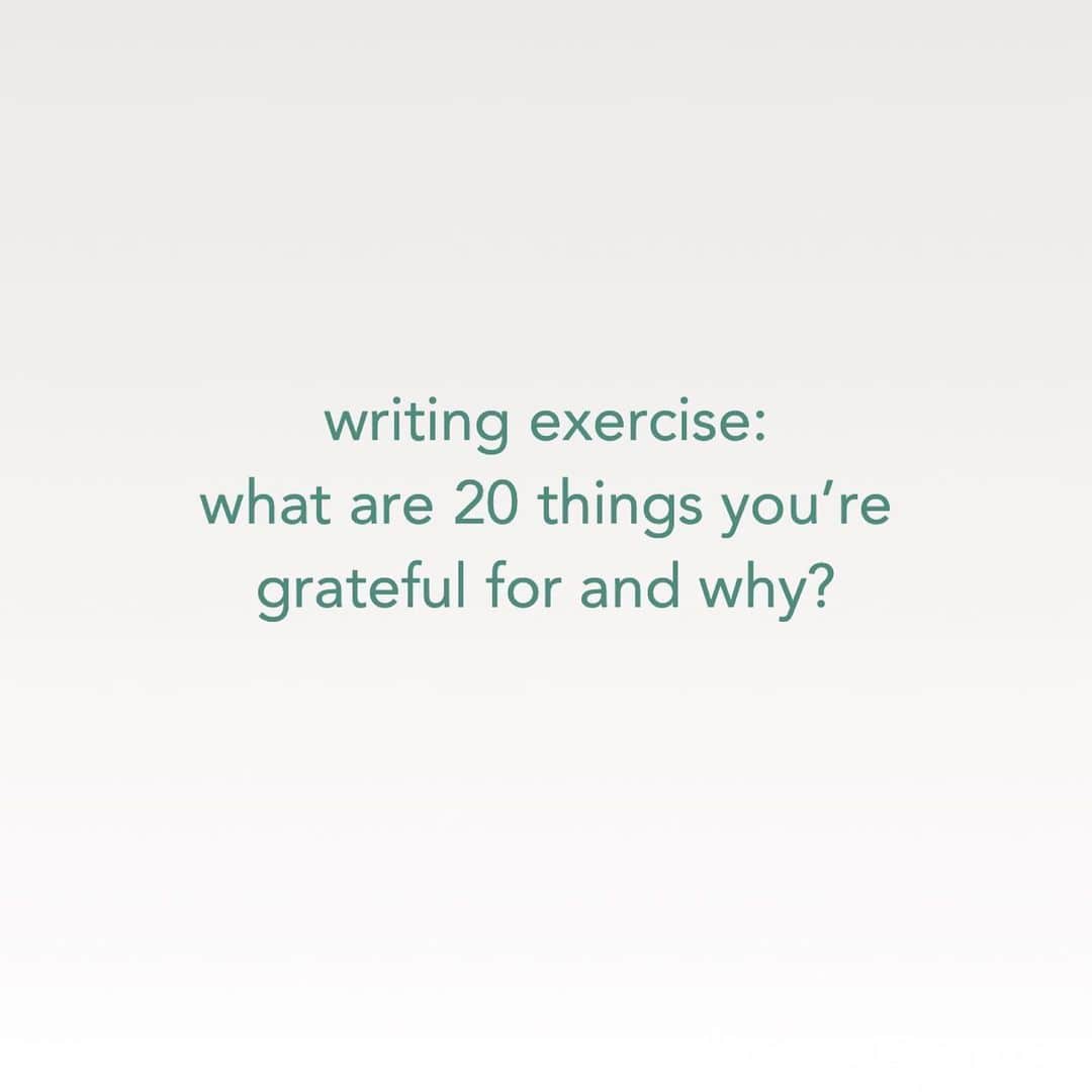 Nicole Mejiaのインスタグラム：「After tonight’s workout, we spoke about the conscious practice of gratitude and how it rewires the brain by creating new neural pathways.  We decided to make post workout gratified lists a habit by using the end of our workouts as a trigger to start.  What fires together, wires together.🧠 “Studies have shown that hippocampus and amygdala, the two main sites regulating emotions, memory, and bodily functioning, get activated with feelings of gratitude.” Studies also show that gratitude triggers the release of the feel-good neurotransmitters, serotonin and dopamine.  People who practice and experience gratitude have less anxiety and depression, sleep better, move more, and have a more positive self-image and view of the world.  Let’s make it a practice.📝 Grab a journal, open a note on your phone, or leave your list in the comments! I’m sure it would be inspiring to read one another’s lists.  Don’t just say what you’re grateful for but explain why and let it really resonate with you’re heart. 💖」