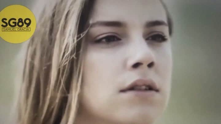 Alice Wegmannのインスタグラム：「Vai buscar Dalila no México! EU AMEI ESSA DUBLADORAAAAAA! Estamos en México con Huerfanos de Su Tierra socuerroooooo #HuerfanosDeSuTierra #ÓrfãosDaTerra」