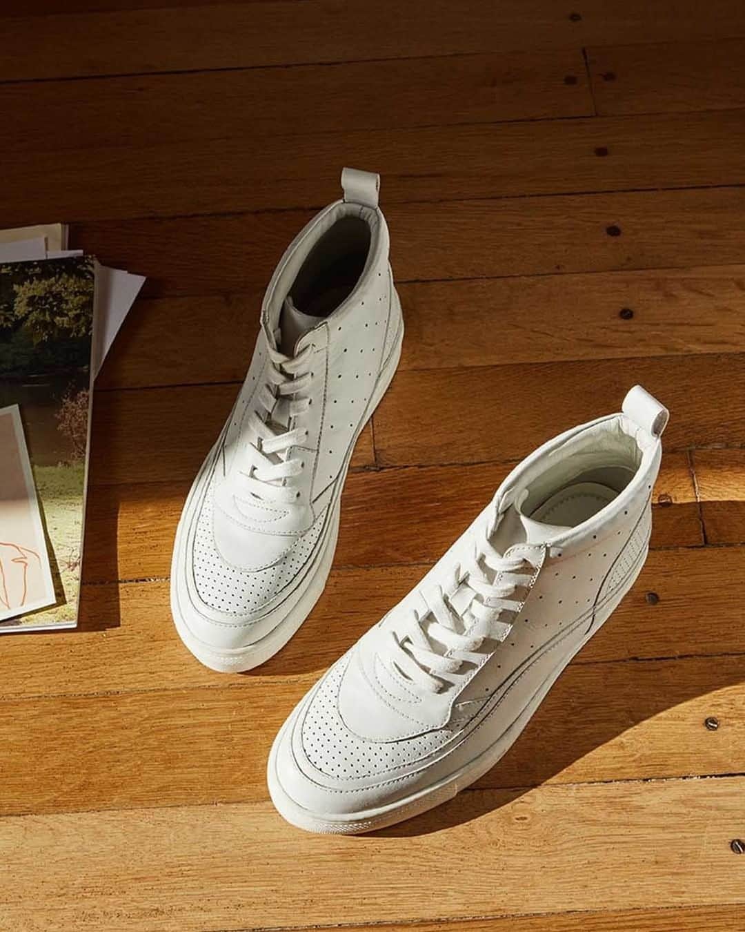 クーカイのインスタグラム：「Casual mais tout en style avec nos sneakers Romi.  #sneakers #kookai #ss20 #springlovers」