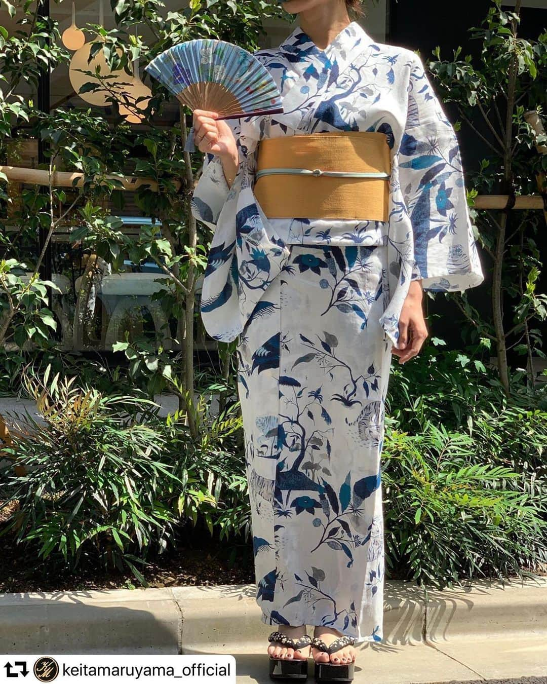 丸山敬太さんのインスタグラム写真 - (丸山敬太Instagram)「#repost @keitamaruyama_official ・・・ ﻿ —NEWS— ﻿ 〈KEITA MARUYAMA YUKATA〉﻿ ﻿ 5月26日(火)21:00より﻿ KEITA MARUYAMAオンラインストアにて﻿ 今年も浴衣が登場！﻿ 今季コレクション、パラダイスプリントの新柄はご予約にて承ります。﻿ ﻿ ﻿ 【ご予約】6月上旬入荷予定﻿ ✔︎Paradise print 浴衣﻿ ¥43,000+tax﻿ (blue/yellow)﻿ ﻿ (写真の帯は参考商品です)﻿ ﻿ ﻿ 詳細はオンラインストアにてご確認下さいませ。﻿ ﻿ うちわや帯や下駄、巾着など小物もご用意しております。﻿ 随時インスタでご紹介していきます！﻿ ﻿ ぜひお楽しみに！﻿ ﻿ ﻿ ーKEITA MARUYAMA WEB STOREー﻿ 🛒https://store-keitamaruyama.com/pc/﻿ ➡︎ @keitamaruyama_official ﻿ ﻿ #keitamaruyama﻿ #stayhome ﻿ #おうち時間﻿ #浴衣﻿ #うちわ﻿ #下駄﻿ #巾着﻿ #summer﻿ #coordinate﻿」5月27日 1時47分 - keitamaruyama