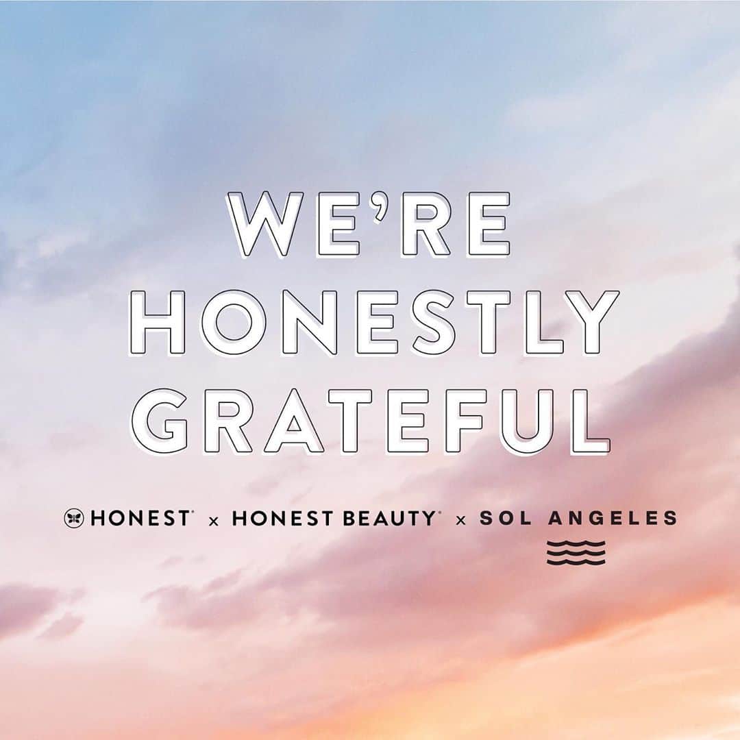 The Honest Companyさんのインスタグラム写真 - (The Honest CompanyInstagram)「✨ GIVEAWAY! ✨ Today we're kicking off our fourth and final GIVEAWAY for our essential workers! 🙌 This week, we are partnering with @SolAngeles to gift some self-care items and cozy loungewear to 25 essential workers that are protecting our front-lines during this global crisis. ⁣⁣⁣ ⁣⁣⁣ To enter for a chance to win send an email to social@thehonestcompany.com with your name, Instagram handle, day and evening telephone numbers, and email address (you are only eligible to enter one time). ⁣⁣⁣ ⁣⁣ View official rules at the link in our bio. No purchase or payment necessary to enter to win. Odds depend on the number of eligible entries received. Must be US resident, Essential Critical Infrastructure Worker (as defined in the Rules), 18 years or older to enter. Entries due by 11:59 PM PDT on 5/31/2020. ⁣⁣⁣ ⁣⁣⁣ Make someone's day and write a note of encouragement below for our essential workers! 💓#HonestCompany #HonestBeauty #SolAngeles」5月27日 2時05分 - honest