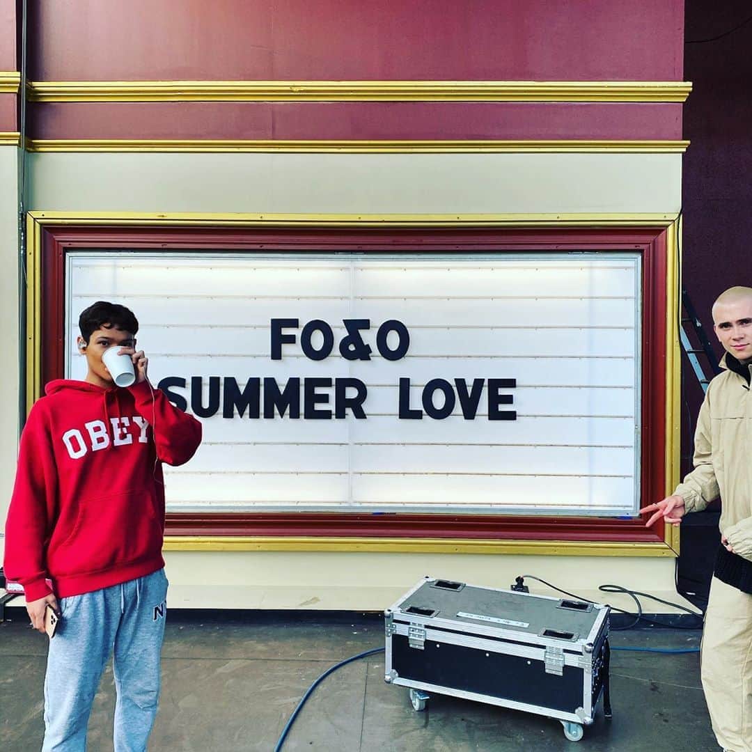 オスカー・エーネスタードのインスタグラム：「🎈」
