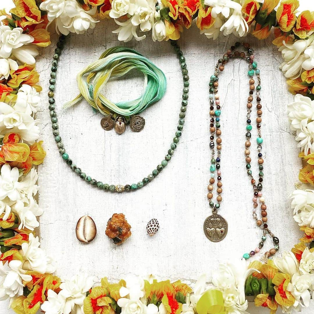 キャサリン ミッシェルさんのインスタグラム写真 - (キャサリン ミッシェルInstagram)「In the mood for Medicine Jewelry 🙌 : top left Buddha’s Feet, Le Petit Max scarab and the mini Cosmic Eye charms in bronze. Below African turquoise necklace with Le Tres Petit Bob skull. Yellow gold with diamond eyes on one side, pink sapphire on the other side. To the right the Wild 2 necklace in bronze. The back of the pendant is engraved with Heart+Soul #iam #jewelryasmedecinecm #healer #treasure #madewithlove #madeinhawaii #heart #soul #rebirth #scarab #skull #life #love #precious #shoplocal #artist」5月27日 3時17分 - catherinemichiels