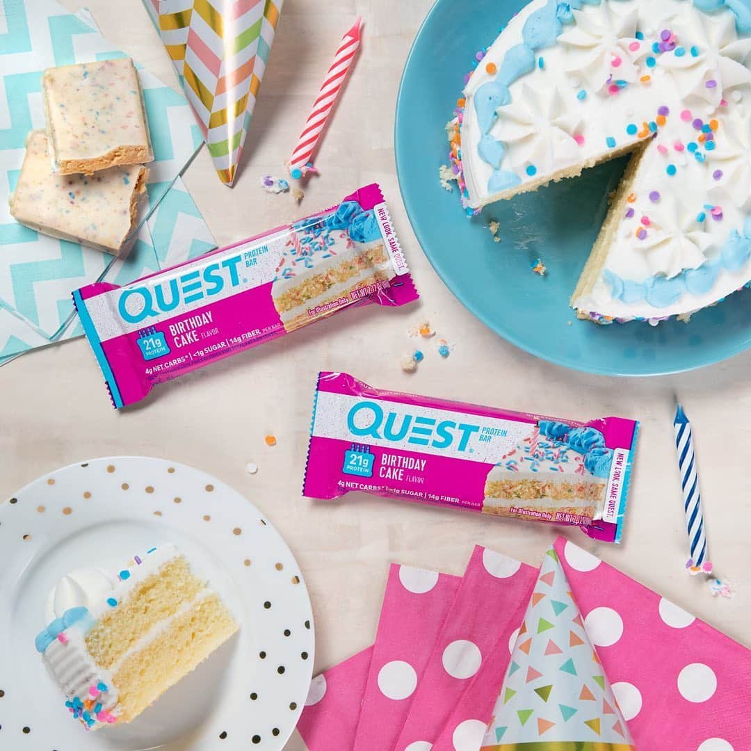 questnutritionさんのインスタグラム写真 - (questnutritionInstagram)「Have you met Birthday Cake? 🎂🥳 Bite into the frosted, celebratory taste of this every day 🍰 with 21g protein, 4g net carbs, <1g sugar, & 14g fiber. 💙 #OnaQuest」5月27日 3時35分 - questnutrition