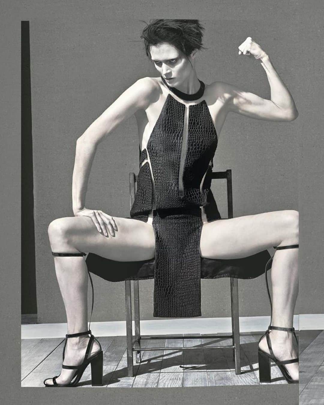アレキサンダー・ワンのインスタグラム：「Remember When… @stevenkleinstudio campaigned for Wang?⁣ ⁣ Steven Klein is one of the most celebrated photographers of our time. His acclaimed, conceptual style is instantly recognizable for its subversive and provocative nature. Steven Klein and alexanderwang’s collaborative history runs deep, making Klein as much of a member of our Squad as the subjects he’s captured over the years in our campaigns.⁣ ⁣ Swipe for Spring 2013, Fall 2014 and Fall 2015 by Steven Klein」