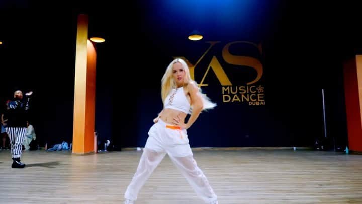 Nika Kljunのインスタグラム：「Still waiting for that hair commercial gig tho! 😅👅 #justsayin . Hair went wild, specially towards the end of the video. #haironfleek #rapunzelhair 🌪💇🏼‍♀️ . If I would be in a hair commercial, for which company would you want me to work for?? . 🎵 @todrick #nailshairhipsheels . #dubai #nikakljunchoreography #missingmydubaifamily @yasmusicdance @yasvocals #haircommunity #haircompany #haircolourist #haircommercial #hairwhip #pantene #headandshoulders #redkencolor #redkenhair #panteneprov #nikakljun #todrickhall #dancersofinsta #choreographers #dancecommunity」