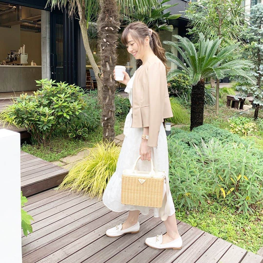 早川愛さんのインスタグラム写真 - (早川愛Instagram)「🌵💚﻿ ﻿ ここ韓国のFENDI cafeをおもいだした...💛💛💛 ﻿ おしゃれでおいしくてまたいきたい💚💚💚﻿ ﻿ ﻿ 🧥 @mews_official_jp 👗 @mews_official_jp 👜 @prada ﻿ ぜんぶ去年一昨年？のだけどお気に入り❤️❤️❤️﻿ ﻿おようふくおかいものいきたいよ〜 ﻿ ﻿」5月27日 6時53分 - megumegu_1006