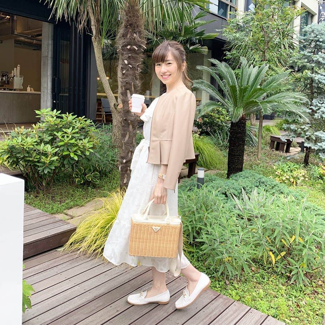 早川愛さんのインスタグラム写真 - (早川愛Instagram)「🌵💚﻿ ﻿ ここ韓国のFENDI cafeをおもいだした...💛💛💛 ﻿ おしゃれでおいしくてまたいきたい💚💚💚﻿ ﻿ ﻿ 🧥 @mews_official_jp 👗 @mews_official_jp 👜 @prada ﻿ ぜんぶ去年一昨年？のだけどお気に入り❤️❤️❤️﻿ ﻿おようふくおかいものいきたいよ〜 ﻿ ﻿」5月27日 6時53分 - megumegu_1006