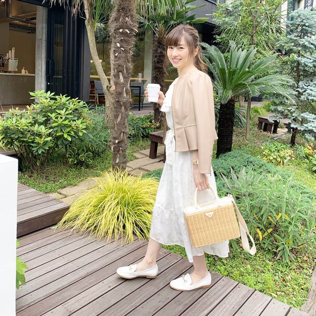 のインスタグラム：「🌵💚﻿ ﻿ ここ韓国のFENDI cafeをおもいだした...💛💛💛 ﻿ おしゃれでおいしくてまたいきたい💚💚💚﻿ ﻿ ﻿ 🧥 @mews_official_jp 👗 @mews_official_jp 👜 @prada ﻿ ぜんぶ去年一昨年？のだけどお気に入り❤️❤️❤️﻿ ﻿おようふくおかいものいきたいよ〜 ﻿ ﻿」