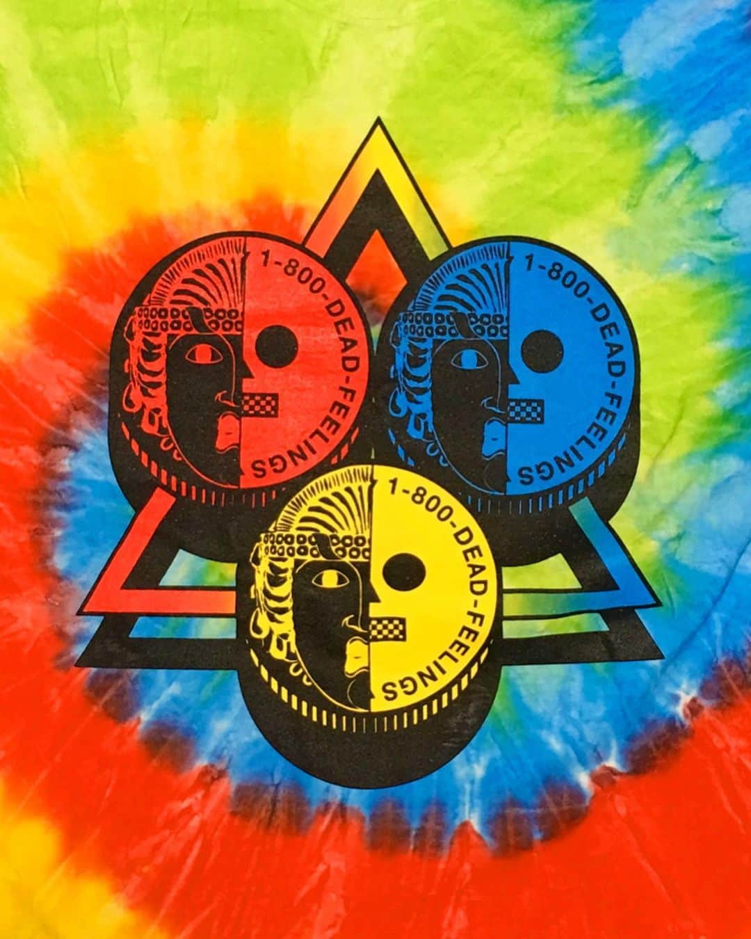 ケンゾーミナミのインスタグラム：「DEAD FEELINGS SS20『THREE COINS / TIE DYE 』has been available @loveless_nagoya. .  From 09/06/2019, images from the presentation for DEAD FEELINGS SS20 in Tokyo. . 『THREE COINS / タイダイ』 @loveless_nagoya で発売中。 (2019年9月6日、DEAD FEELINGS 春夏20のプレゼンテーション用のサンプルからの画像より。) . @nepenthes_newyork @nepenthes.official #kenzominami」