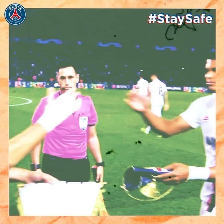 チアゴ・シルヴァのインスタグラム：「🇧🇷 Ê saudade ⚽️ 🇫🇷 En manque de tout ça ⚽️ 🇺🇸 Miss all that ⚽️ • • • #ThiagoSilva #FamiliaSilva #CoronaOut #restecheztoi #jesuischezmoi #restezchezvous #fiqueemcasa #fiquememcasa #ficaemcasa #euficoemcasa #stayhome #stayathome #restezalamaison #yomequedoencasa #PSG #IciCestParis #Parisien #ParisSaintGermain #StaySafe #BestOfThiagoSilva」