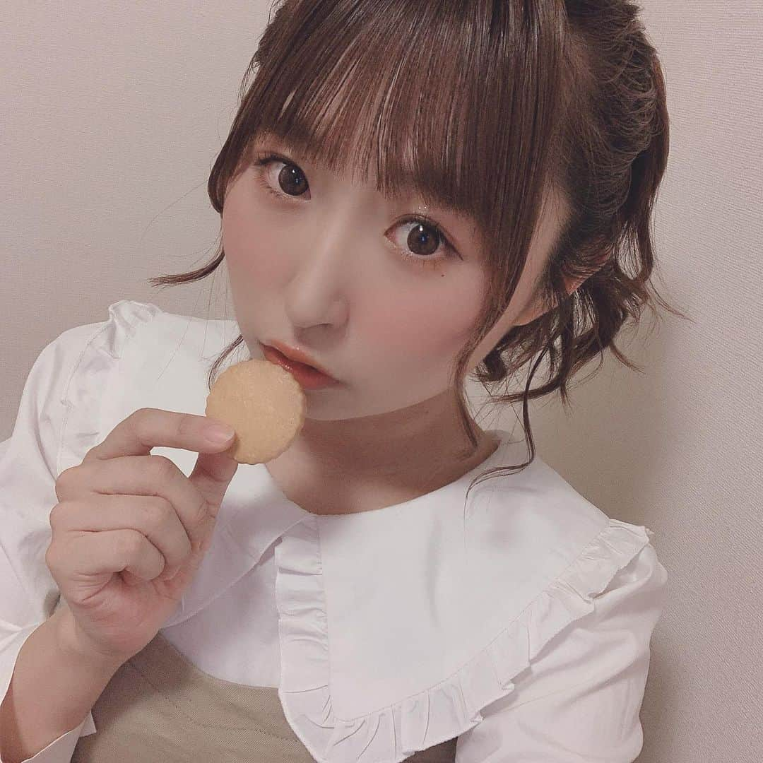 咲山しほさんのインスタグラム写真 - (咲山しほInstagram)「♥ . クッキーを焼いたよ𓂑𓌈 . ❀プレーン ❀チョコチップ ❀ナッツ の3種類作った( ᐡ. ̫ .ᐡ )❤ . #クッキー #手作りクッキー #お菓子作り #お料理 #しおまるのお料理 #アイドル #セイラ #はむはむオレンジ」5月27日 18時56分 - sayama_shiho