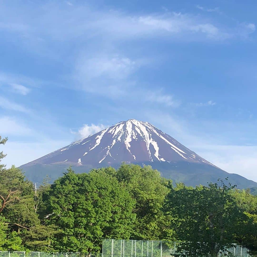 藤沢久美さんのインスタグラム写真 - (藤沢久美Instagram)「#富士山 #雪がかなり無くなってきました」5月27日 17時29分 - kumifujisawa