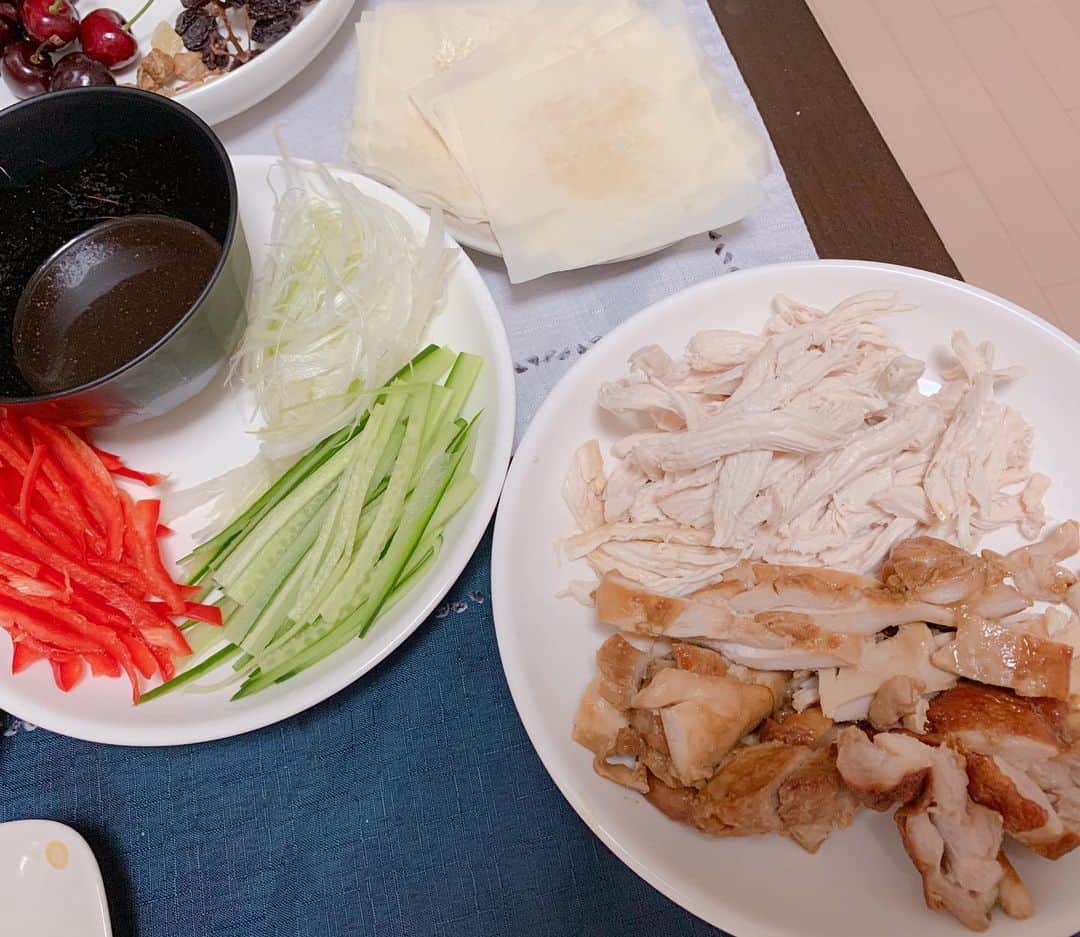 山田幸代さんのインスタグラム写真 - (山田幸代Instagram)「今回の山田食堂はなんとなく、北京ダックが食べたくなって、チキンを北京ダック風に。 今日は、創作料理店YAMADAという感じで、好きなもの作ってみましたー。  北京ダックのソースもなかなかいけましたー！  #山田食堂 #創作料理店 #北京ダック #アスリート飯」5月27日 17時38分 - lacrosseplayer_sachiyoyamada