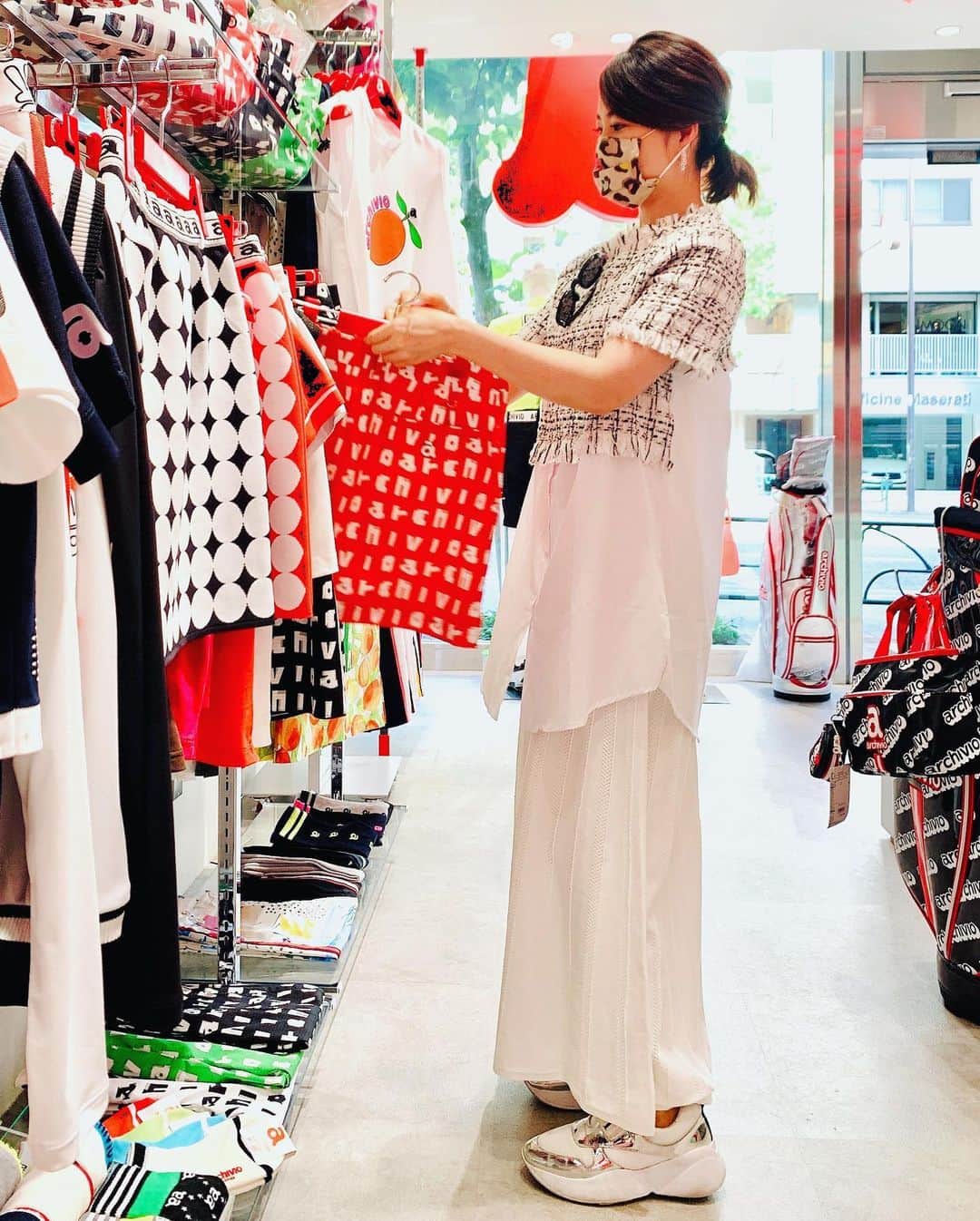のインスタグラム：「今日はお仕事帰りにarchivio広尾店へ寄り道してお買い物⛳️ SHOPがOpenしてて嬉しい〜❤️ #ごるふ女子  #ゴルフ女子 #ゴルフ  #ゴルフコーデ #ゴルフウェア #ゴルフ好き  #archivio #アルチビオ #広尾店 #お買い物 #楽しかった #ありがとうございました  #reinagolf」