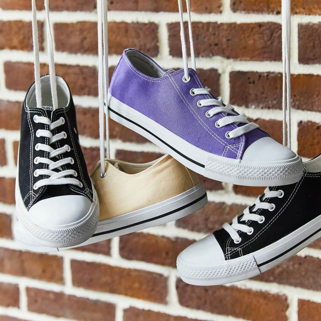 WEGOさんのインスタグラム写真 - (WEGOInstagram)「ㅤㅤㅤㅤㅤㅤㅤㅤㅤㅤㅤㅤㅤ ✔︎canvas low cut sneakers ¥2,199(tax in) size:S/M/L color:natural/light purple/black/green other/red/dark beige/white/black other ㅤㅤㅤㅤㅤㅤㅤㅤㅤㅤㅤㅤㅤ 1足あればどんなコーデにも合うベーシックなキャンバスローカットスニーカー。 オールシーズン活躍できる万能アイテム！ ㅤㅤㅤㅤㅤㅤㅤㅤㅤㅤㅤㅤㅤㅤ #WEGO #ウィゴー #spring #fashion #shoes #シューズ #sneakers #スニーカー  #mens #メンズ #ladies #レディース #SALE #セール」5月27日 18時13分 - wego_official