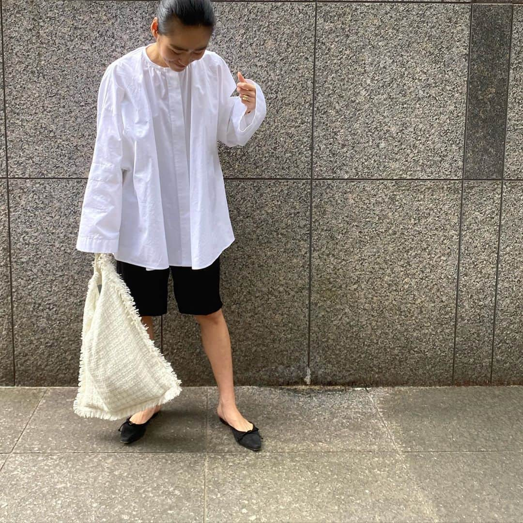 金子綾さんのインスタグラム写真 - (金子綾Instagram)「today's... #ootd  #akcloset  今日は少しだけ仕事に。 出番待ちしていたハーフパンツをやっと♡ またしても突然のインスタライブありがとうございました😂」5月27日 18時14分 - ayaaa0707