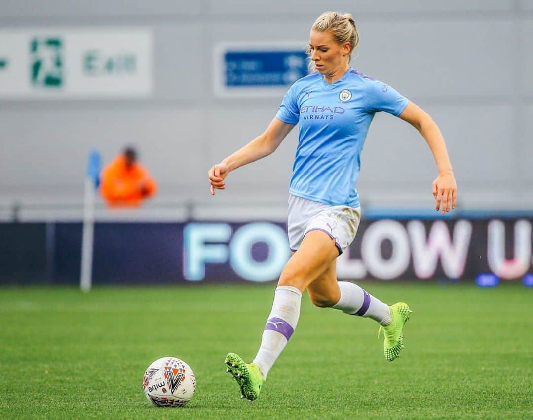 ジェンマ・ボナーのインスタグラム：「Not the way we wanted it to end but the safety of everyone is paramount.. ⠀⠀⠀⠀⠀⠀⠀⠀⠀ Thank you for all the support this season .. stay safe peeps ❤️」