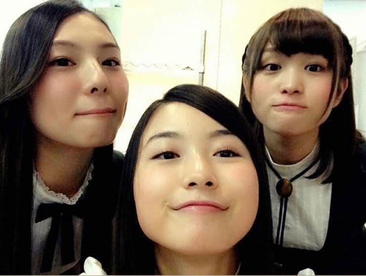 佐々木琴子（推し垢）のインスタグラム：「今琴子は変顔とか自撮りとかしない方だけど、この写真は自分でインカメにして撮ってるよね多分 今の大人な琴子も好きだけど髪の毛耳にかけてた時代の琴子のあどけなさが愛おしいです • • #佐々木琴子 #佐々木琴子推し #佐々木琴子天使 #佐々木琴子可愛いすぎ #美人 #かわいい #美人すぎる #乃木坂462期生 #乃木坂2期生 #2期生 #アンダー #乃木坂46 #乃木坂46好きな人と繋がりたい #こったん #nogizaka46 #元乃木坂46 #相楽伊織 #伊藤かりん」