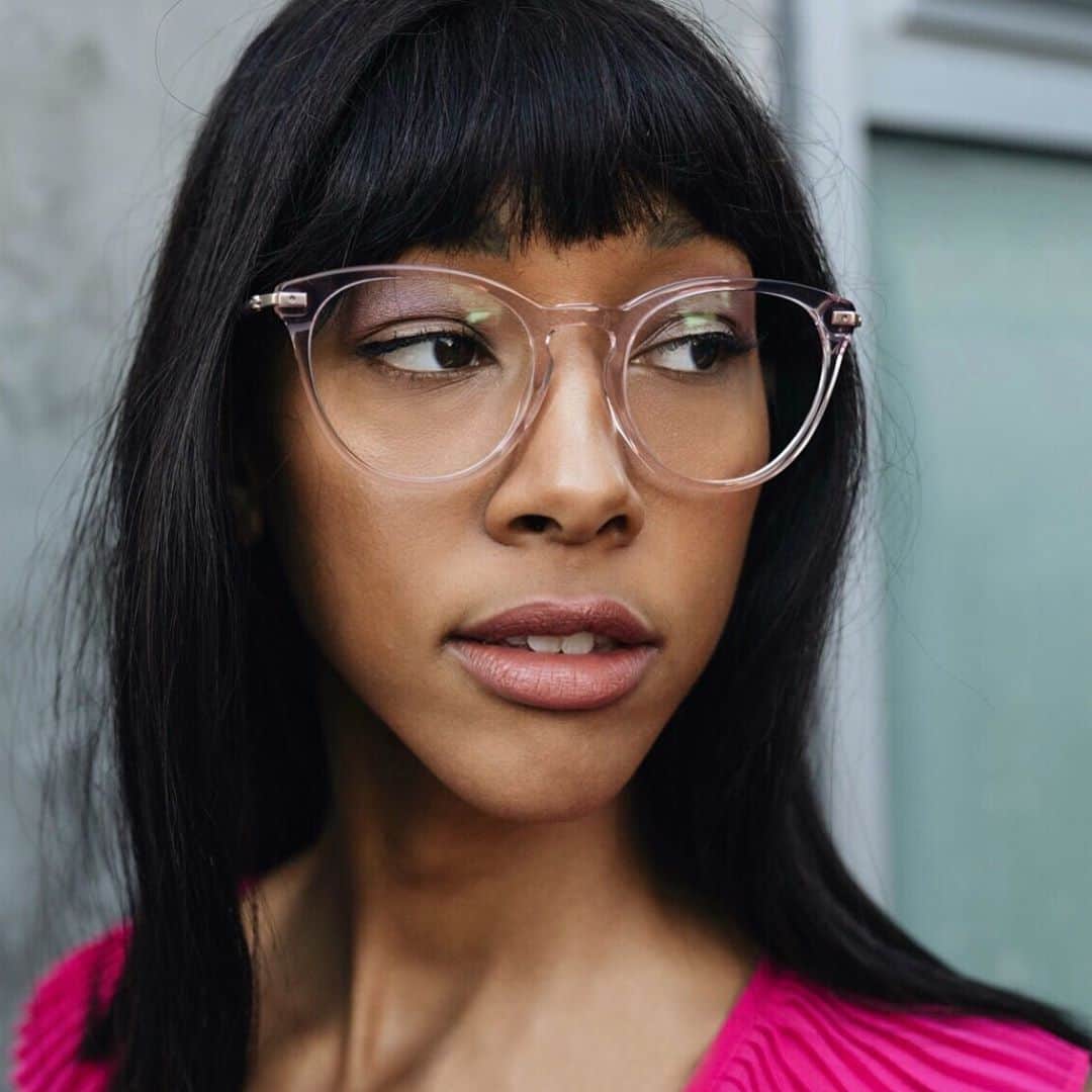 JINSさんのインスタグラム写真 - (JINSInstagram)「Spring Chic in Cat Eye glasses with a light pink acetate finish. Style featured: LCF-17A-U163 #jinseyewear」5月27日 10時58分 - jins.usa