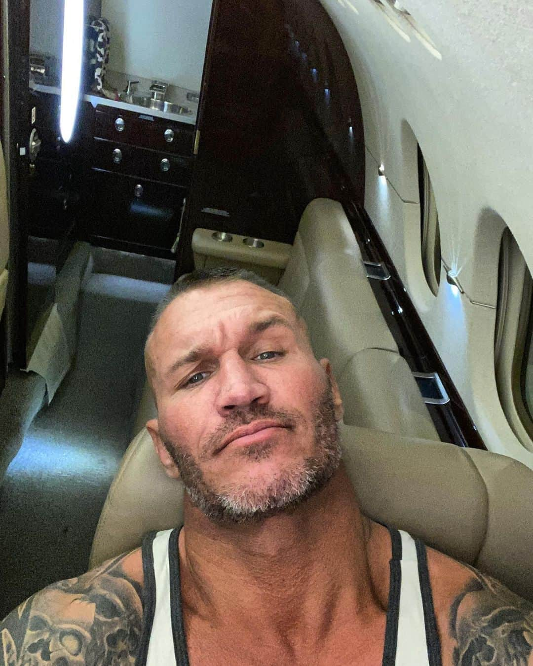 ランディ・オートンさんのインスタグラム写真 - (ランディ・オートンInstagram)「Fucked around bought a plane. #greatest #wrestling #match #ever #whatarib #hatebutidontblameyou」5月27日 11時07分 - randyorton