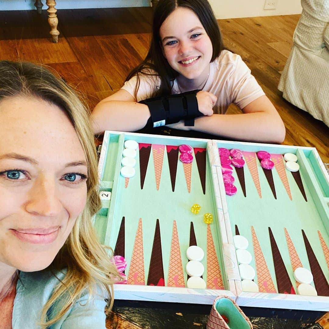 ジェリー・ライアンのインスタグラム：「Girls’ Nite games with my girl are even better now... The. Most. Beautiful. Backgammon board. EVER. Thank you @backgammonbaby !!!💗💜💗」