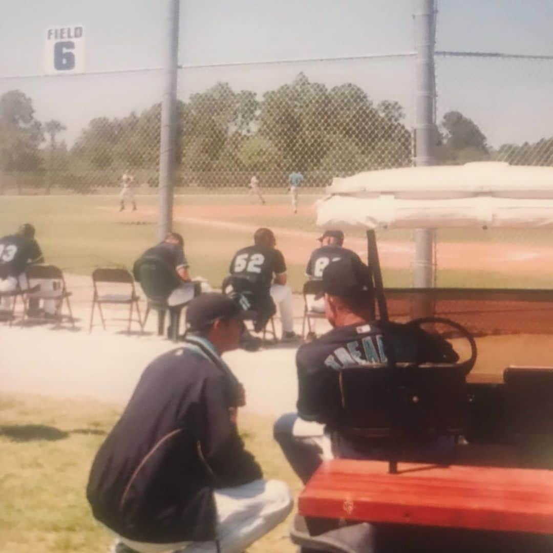 リック・バンデンハークのインスタグラム：「A dream from when I was a kid, that became real in 2007...! Signing professional as a 16 years old, was the first step. Then going to Minor League springtraining of the Florida Marlins you start dreaming of being in the Big League locker room. On the other side of the springtraining facility. This dream became real in 2007. Today for auction is my 1st Major League springtraining jersey.  #FloridaMarlins #springtraining #MLB #VandyforCharity」