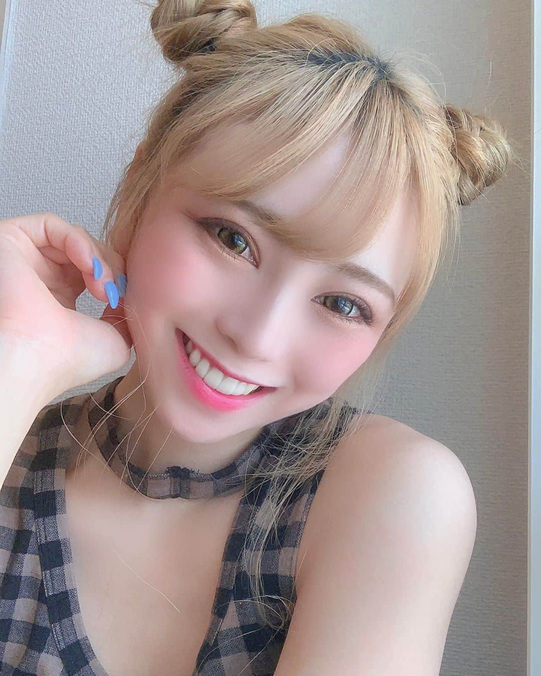 星川凛々花 （仁美まどか）さんのインスタグラム写真 - (星川凛々花 （仁美まどか）Instagram)「臉上笑容在福氣自然來🙂🌼﻿ ﻿ ﻿ #星川凛々花　﻿ #星川凜凜花　﻿ #AV女優　﻿ #セクシー女優　﻿ ﻿ ﻿」5月27日 11時55分 - momo_rin1225