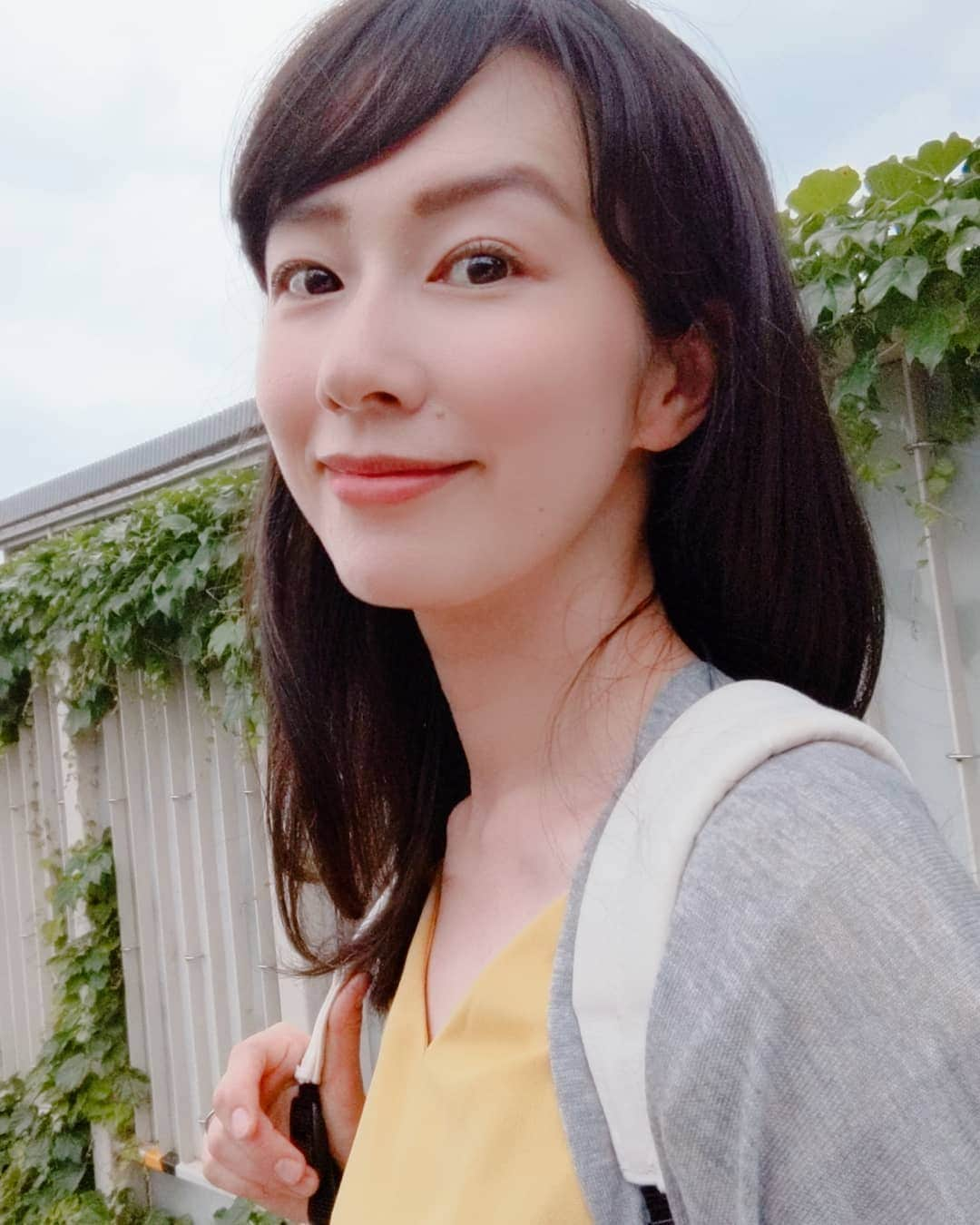 吉村美樹さんのインスタグラム写真 - (吉村美樹Instagram)「今日はモデルモードで（笑）行ってまいります☺もちろんマスクとアルコールは肌身はなさず😷✨ #サトルジャパン #ママモデル #モデル #吉村美樹 #誰もいない駅 #電車が行っちゃったばかりでした #笑 #マイペース #10分前行動 #satorujapan #model #yoshimuramiki #リュック #リュック派 #須田帆布 #最初の結婚記念日のプレゼント #重宝 #感謝」5月27日 11時50分 - yoshimuramiki0911