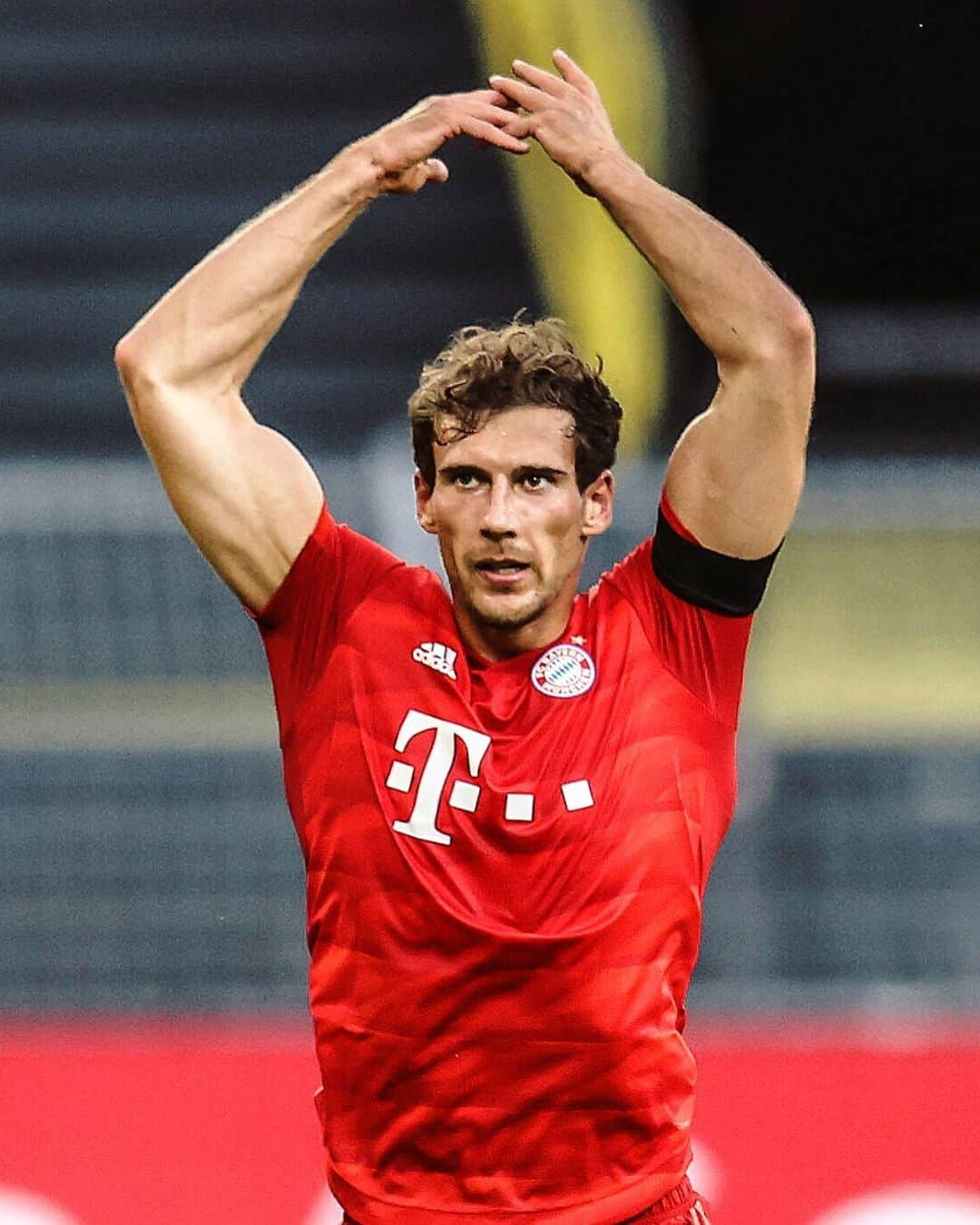 バイエルン・ミュンヘンさんのインスタグラム写真 - (バイエルン・ミュンヘンInstagram)「Leon HULKretzka! 🏋️💪 @leon_goretzka  #BVBFCB #MiaSanMia #FCBayern #football #muscle #Goretzka」5月27日 19時08分 - fcbayern