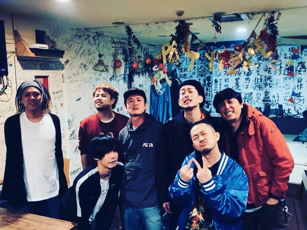 Kuboty のインスタグラム：「【クボ何かしら案件】 ﻿ ﻿ INKYMAP x Kuboty x 松本ALECX x THE NINTH APOLLOで仕掛けます！﻿ ﻿ Recording : studio cooper﻿ ﻿ 詳細はまた近日中に発表します。﻿ ヨロシクお願いします！﻿ ﻿ ってINKYMAPのTwitterに書いてあったぞ。 ﻿ インキーめちゃくちゃかっこいいんだぞ。みんなにライブ見せたいぞ。 ﻿ わいのハンドサインはもちろん﻿ ﻿ INKYMAPのN!!!!」