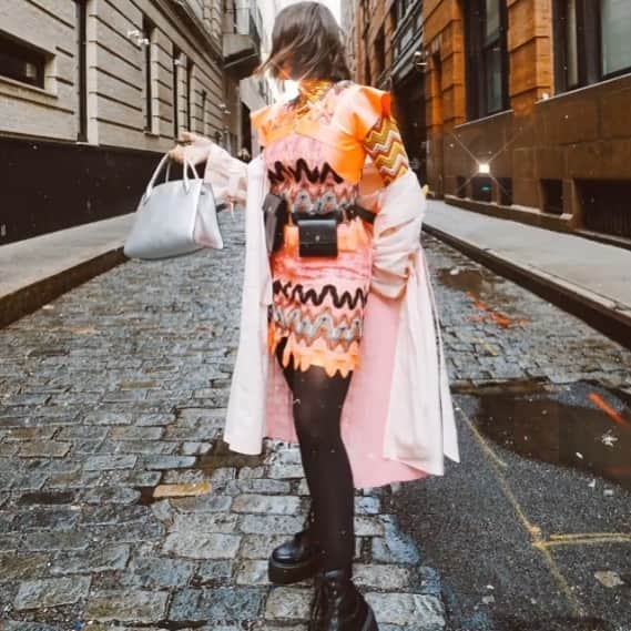 LIECOLLECTIONさんのインスタグラム写真 - (LIECOLLECTIONInstagram)「@lexiconofstyle’s mix of patterns is how she is owning this #LIElook ~  #ss20 #spring #summer #design #fashion #koreandesigner #nyfw #fashionweek #springstudios  #conceptkorea #streetfashionstyle #style #mixedpatterns #liecollection #lie #chungchunglee」5月27日 14時12分 - liecollection_
