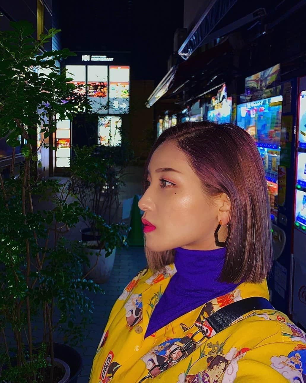 小島みゆさんのインスタグラム写真 - (小島みゆInstagram)「💜iPhoneカメラシリーズ😘👏🏻 @fxxkingrabbits  シャツ . . . 家に引きこもってると 写真撮らないから 全然更新できなかった🥺‼︎」5月27日 14時31分 - _8_miyu