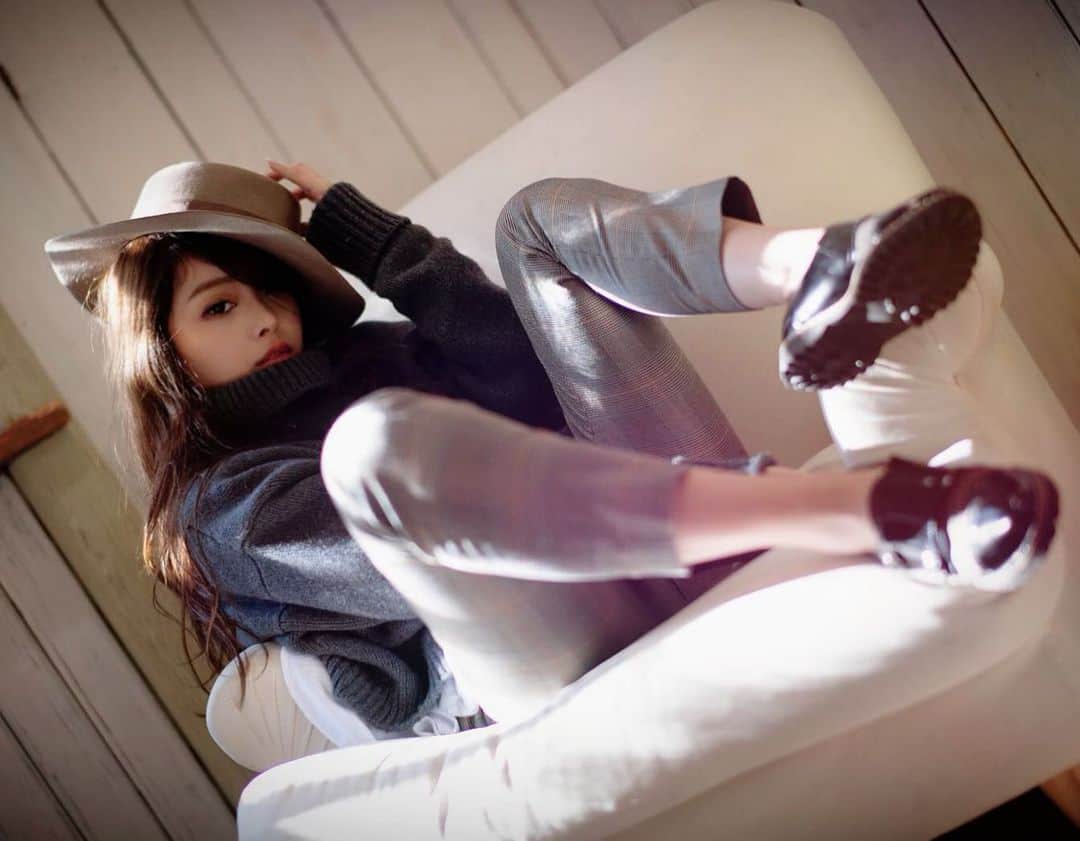 白石ゆうかさんのインスタグラム写真 - (白石ゆうかInstagram)「帽子好きだけど収納場所取る😣  #portrait #ポートレートモデル #ポートレート撮影 #ポートレート好きな人と繋がりたい #撮影 #作品撮り #マルジェラ #photography #photoshoot #fashion #hat #japanesegirl #studio #me #photo #pic」5月27日 15時14分 - shiraishi_yuuka