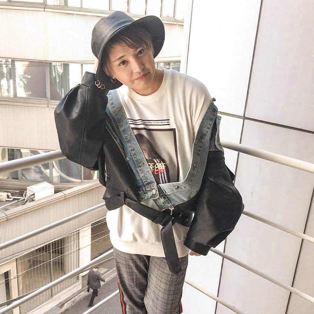 松田望愛のインスタグラム：「東京でアパレルしてます🎩👕👖 韓国コーデ率高め🇰🇷 主にファッションコーデを載っけて行きます ▶Osaka👉Tokyo ▶1996 09/04 160cm 本垢 【 @OT_official_xox 】  #ファッションコーデ  #ファッション好きな人と繋がりたい  #アパレル  #フォローした人全員フォローする  #いいねした人で気になった人フォロー」