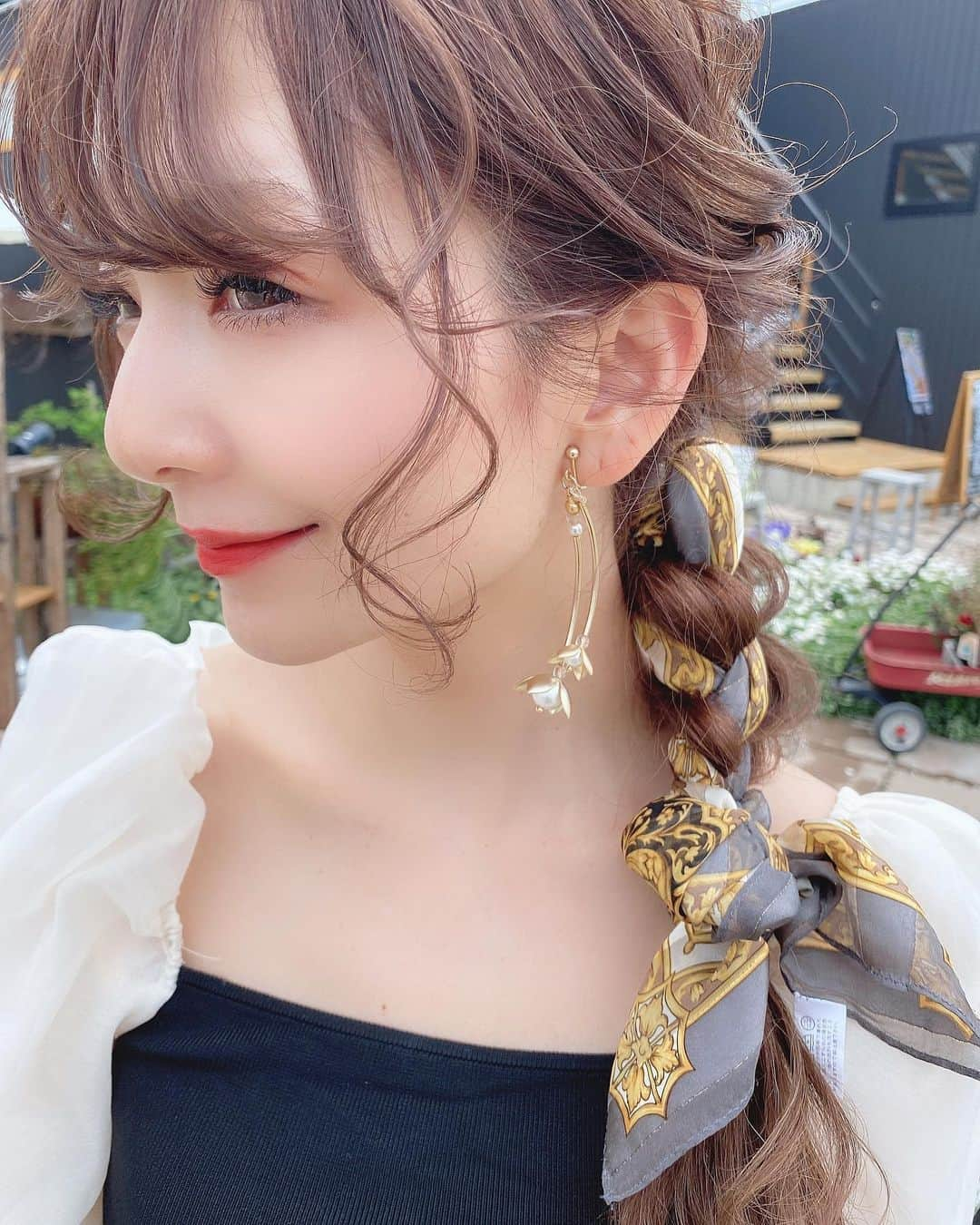 堀井大輔さんのインスタグラム写真 - (堀井大輔Instagram)「#ホリーカタログ ・ スカーフアレンジ ・ ・  #クラウンヘアー#天白区#名古屋 #名古屋美容師 #美容師 #ヘアセット#セット#ヘアアレンジ #東京美容師 #スカーフアレンジ #プレ花嫁 #作品撮り #ウェディングドレス #ホリーマジック #2020冬婚 #2020夏婚 #2020春婚 #全国のプレ花嫁さんと繋がりたい #ウェディングニュース #コテ巻き #巻き髪 #ゼクシィ2020 #アップスタイル #まとめ髪 #おだんご #編みおろし #Dressy花嫁 #プラコレ ￼」5月27日 16時40分 - daisuke_5511