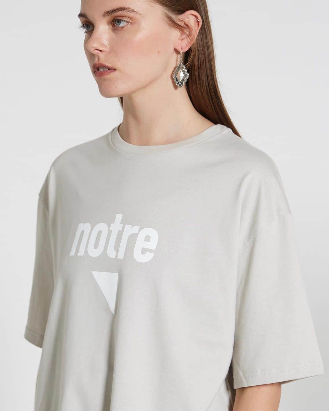 のインスタグラム：「BUY1 GET1 FREE now . HALF SLEEVE BIG CUT（notre） . WHITE / BEIGE / BLACK . #ritajeanstokyo #rita #リタジーンズトーキョー #halfsleeve #notre #buy1get1free中 #¥1じゃないよ #好評につきitem追加 #是非」