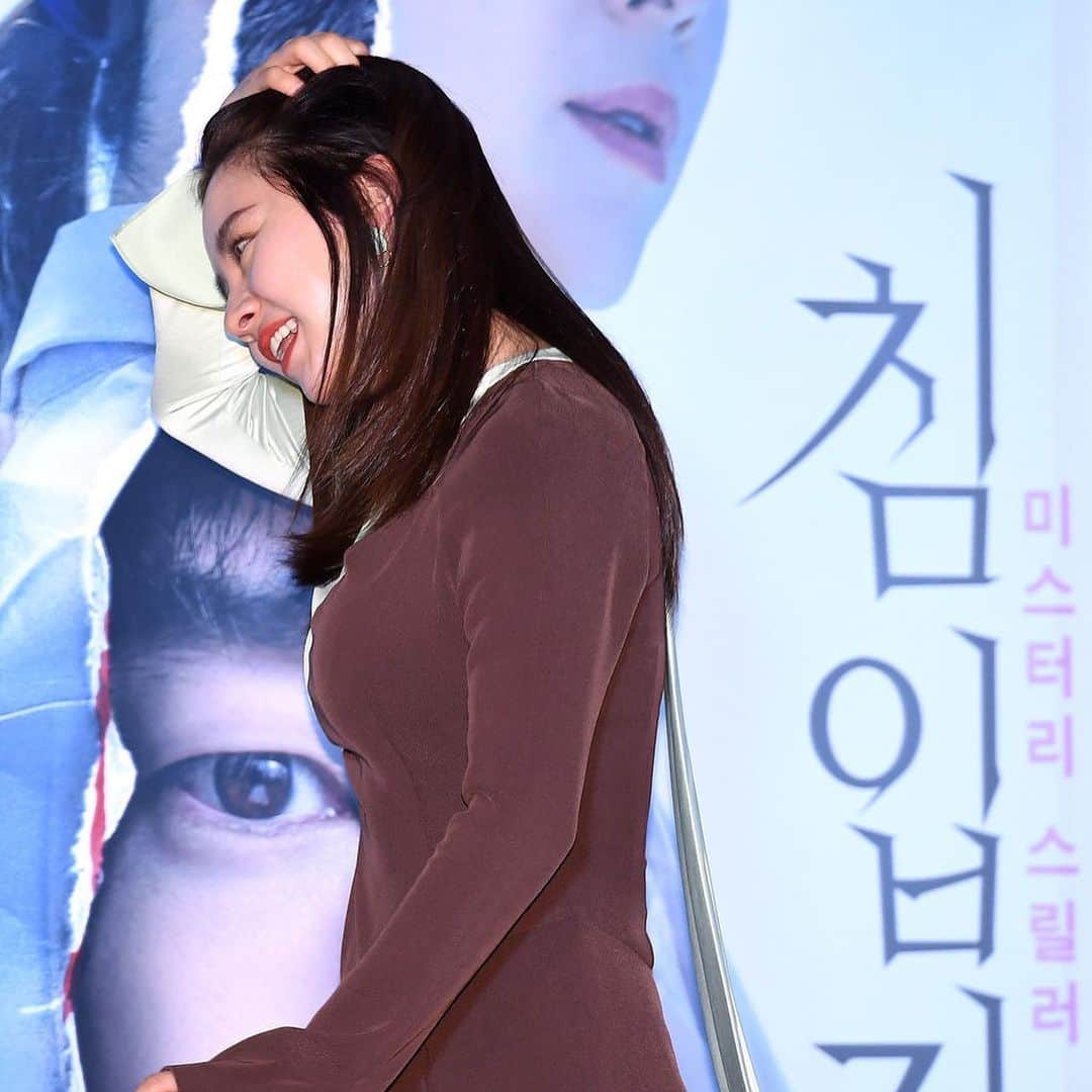 ソン・ジヒョさんのインスタグラム写真 - (ソン・ジヒョInstagram)「[PRESS] 200527 #SongJiHyo at movie #Intruder press conference」5月27日 16時58分 - jihyo_0815