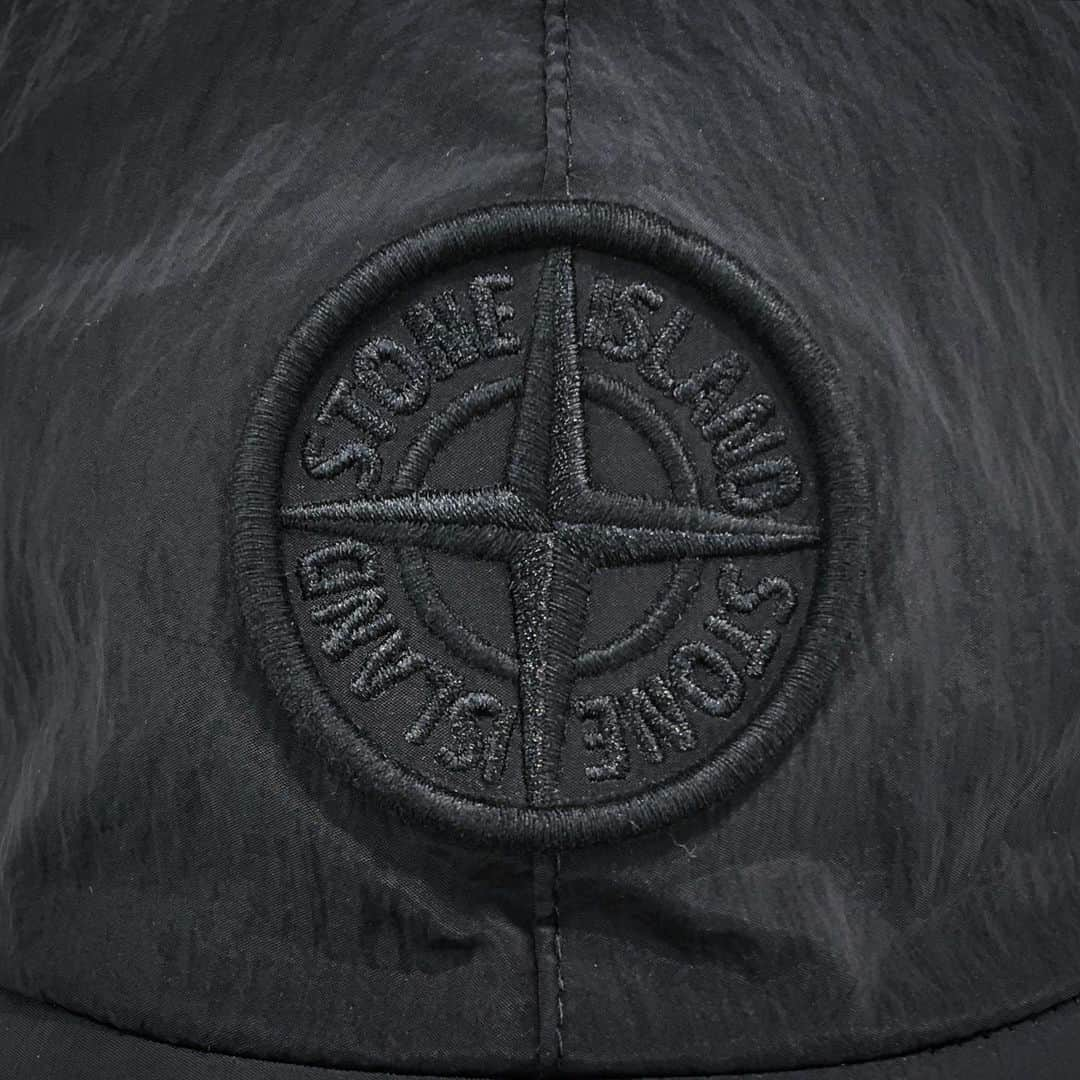 エリミネイターさんのインスタグラム写真 - (エリミネイターInstagram)「“STONE ISLAND lives with UK football culture” . ▪︎NYLONMETAL LOGO CAP Color : BLACK Price : ¥21,000 ( without tax ) Size : L, XL . #stoneisland #stoneislandshadowproject  #errolsonhugh #acronym #acrnm #acrnmweek #function #uk #culture #casuals #urbanwear #urbantech #sportwear #urbanfashion #sport #military #ss20 #ss20collection #20ss #newcollection #streetfashion #streetstyle #streetwear #massimoosti #eliminator #daikanyama #tokyo #highsnobiety #football」5月27日 17時23分 - eliminator_tokyo