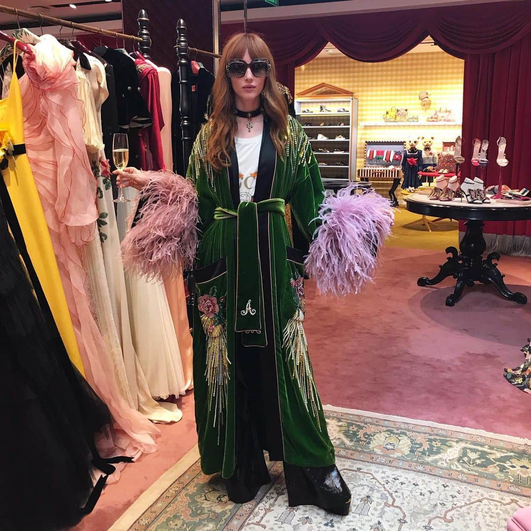 Faith Picozziさんのインスタグラム写真 - (Faith PicozziInstagram)「I miss shopping in stores! One of my fav pieces 💜 @gucci @alessandro_michele @myvonne6 #guccigirl #gucci #kimono #fashion #style #ootd」5月28日 3時52分 - faithpicozzi