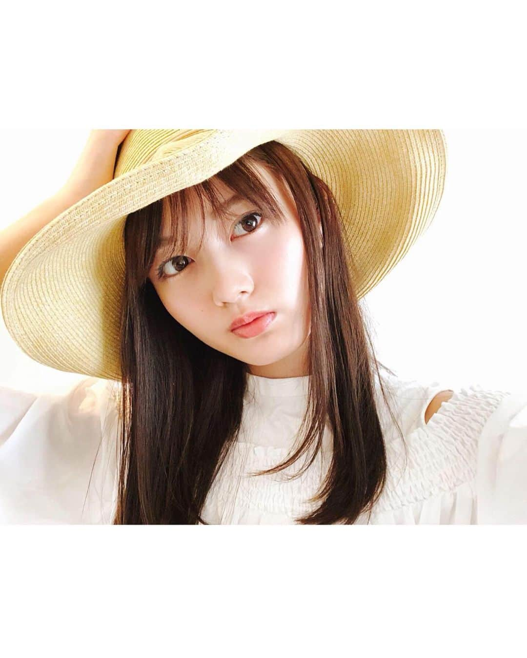 水谷果穂さんのインスタグラム写真 - (水谷果穂Instagram)「Raygirl連載﻿にて 夏に向けてのお気に入りアイテム﻿ 紹介しています🌞👒👙🌻✨ ﻿」5月27日 20時21分 - kahomizutani_official